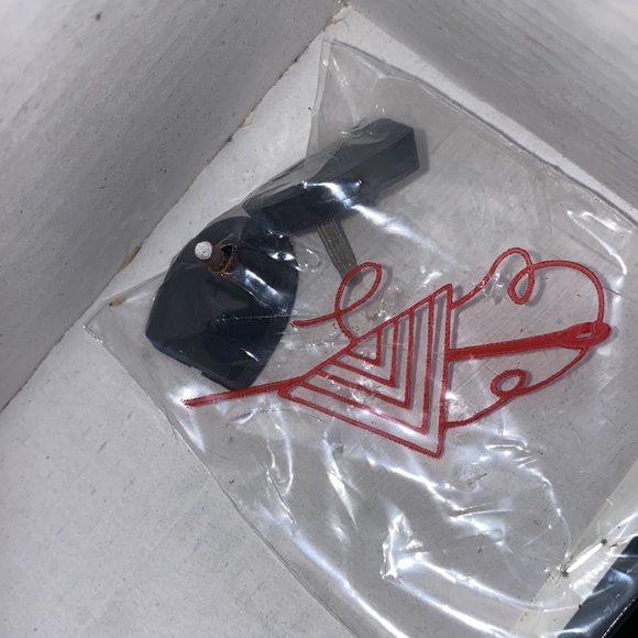 Evan-Picone Black suede heeled shoes - Picture 7 of 8